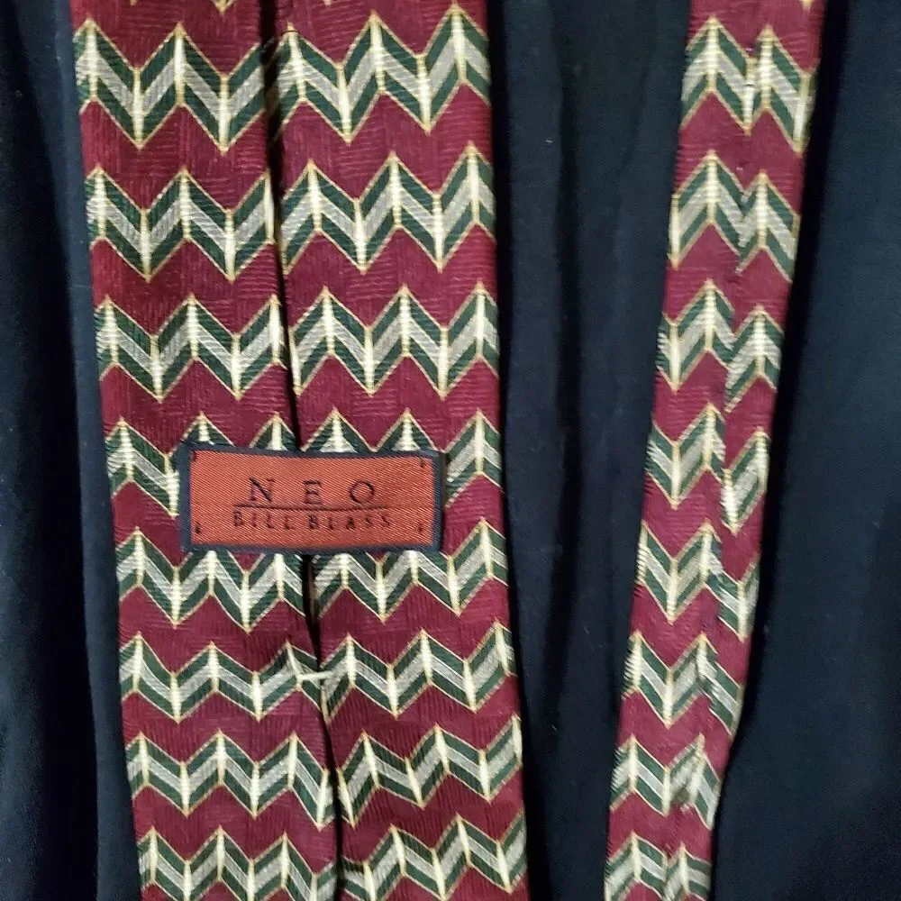 Neo Bill Blass Red, Tan, Green, & Gray Silk Tie